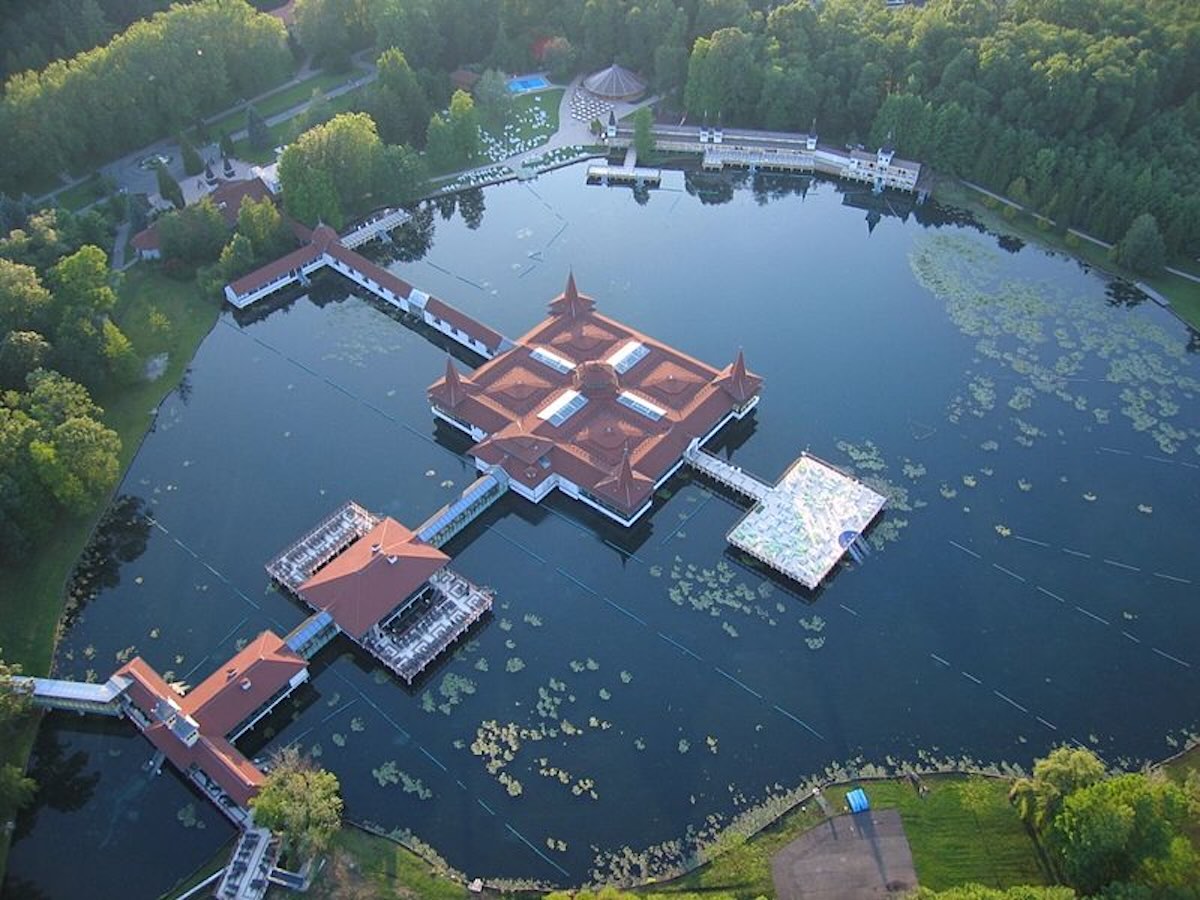 Hévíz, západný Balaton, Maďarsko. Foto - wikipedia