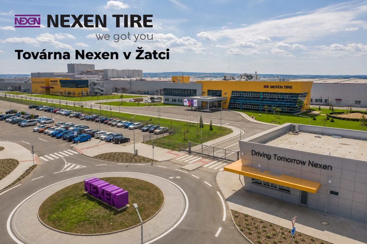 Továrna Nexen v Žatci – letecký pohled na výrobní areál s logem Nexen Tire a nápisem Továrna Nexen v Žatci.