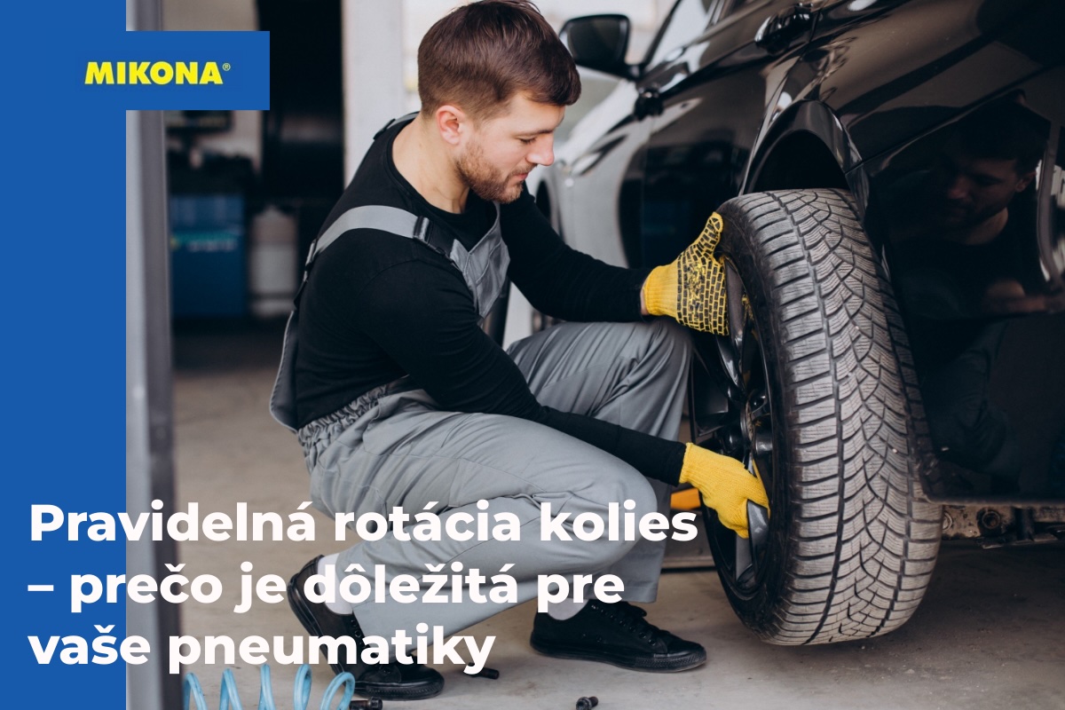 Pravidelná rotácia kolies – technik prehadzuje pneumatiku na aute pre rovnomerné opotrebenie